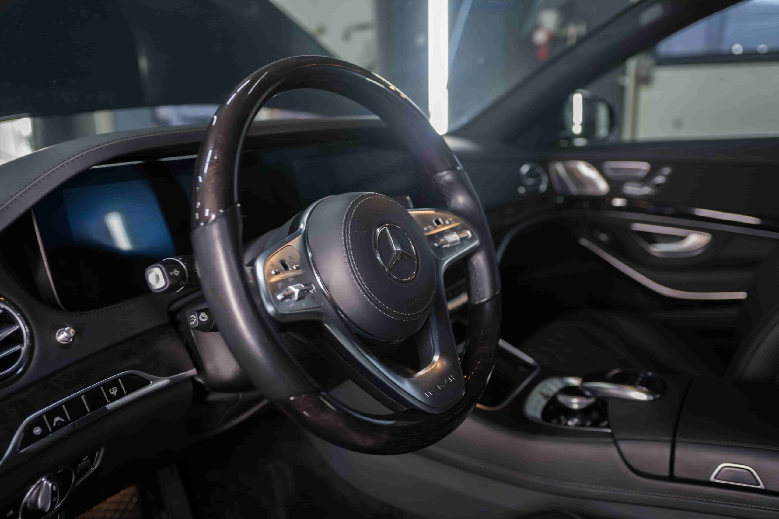 Mercedes-Maybach S-Class W222: полная химчистка кожаного салона с разбором